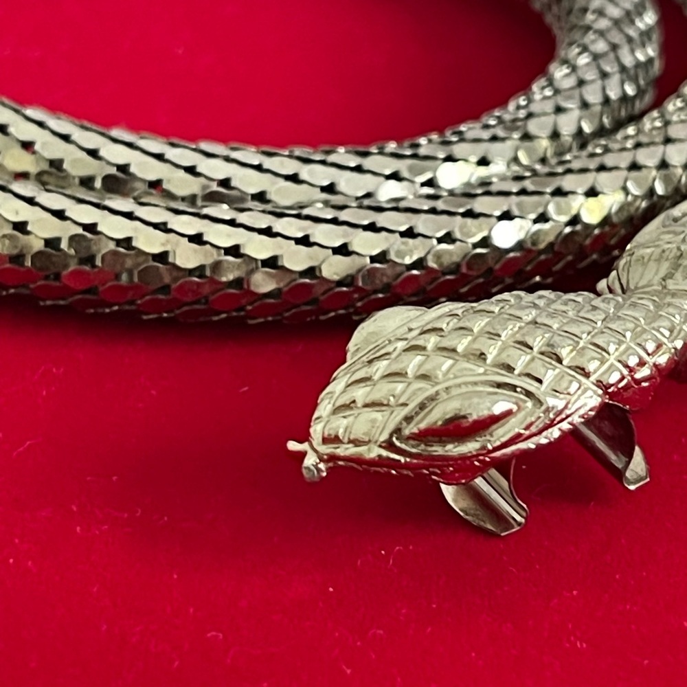 Vintage 60’s WHITING & DAVIS Gold Tone Mesh Snake Belt/ Necklace - Picture 11 of 16